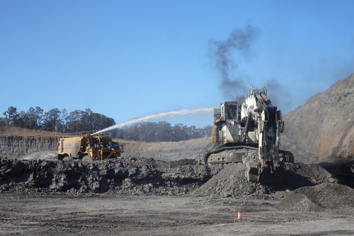 excavator fire at a nSW coal mine highlights needs for effective fire suppression